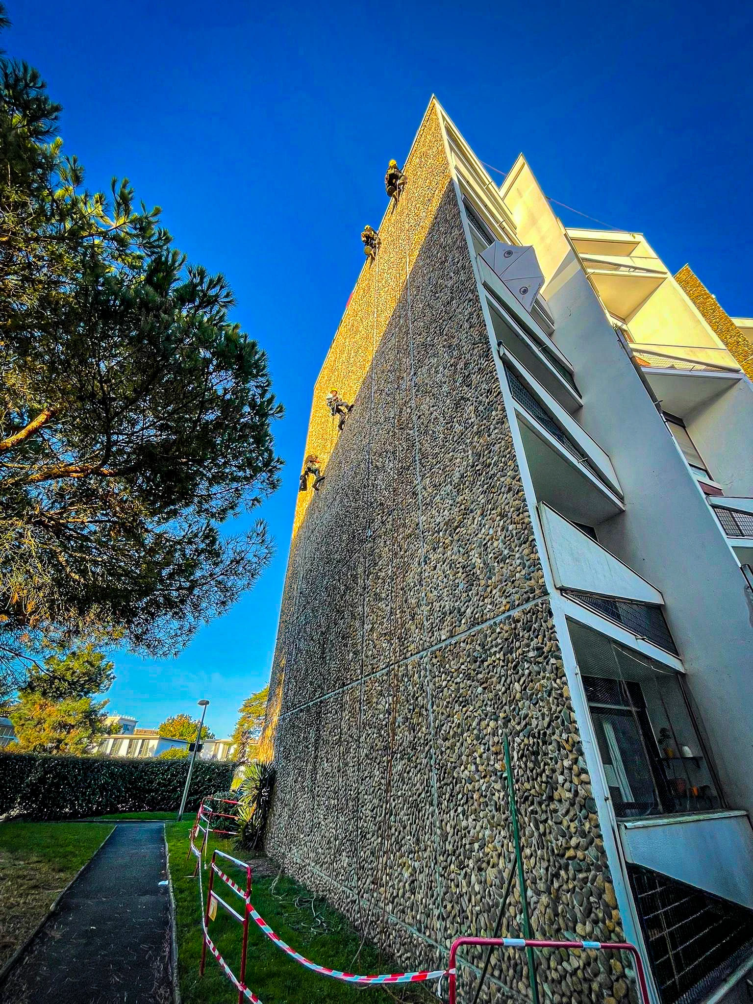 Intervention de cordistes MS Access pour des kilomètres de joints chez FONCIA BORDEAUX à Pessac (bâtiment) – 1